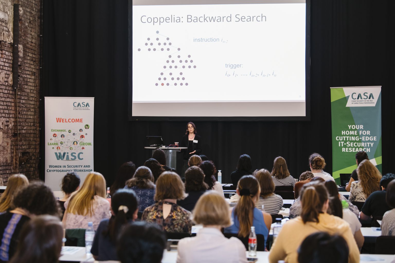 Cynthia Sturton delivers a lecture on hardware verification during WISC 2023 in Bochum, Germany.